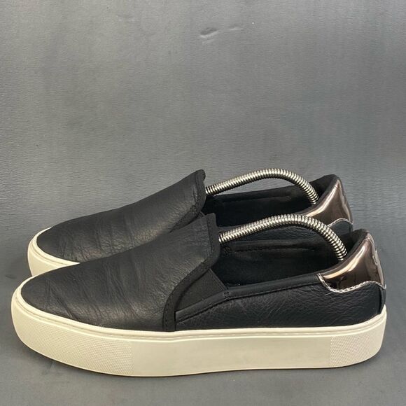 UGG Women's Cahlvan Cushioned Leather sneaker shoes size 9 - Picture 1 of 7